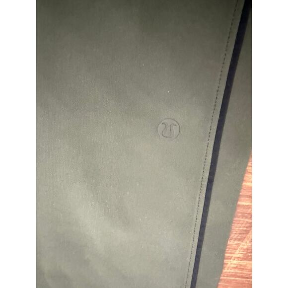 Lululemon On The Right Track Green Athletic Pants Sz M 8/10 - Picture 5 of 5